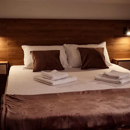 Tesla Apartman *